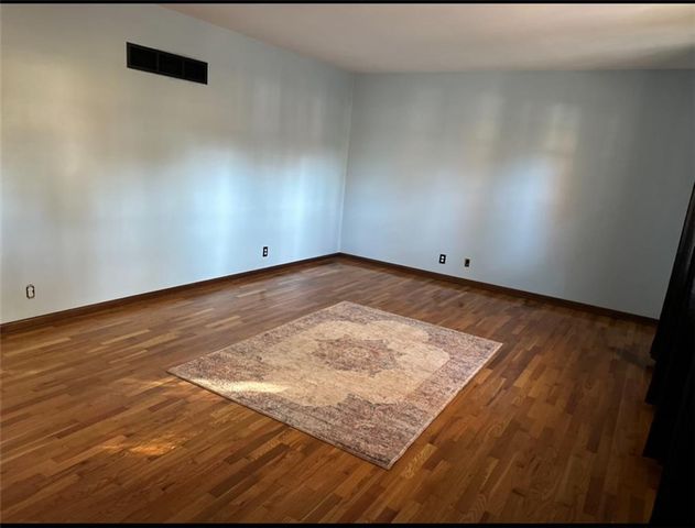 3615 Doniphan Avenue, St Joseph, MO 64507