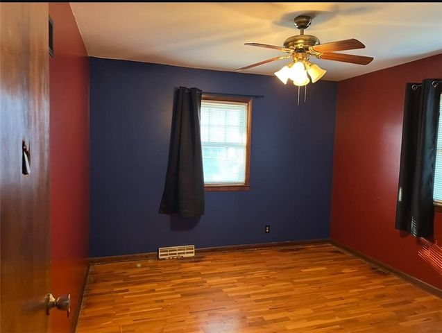 3615 Doniphan Avenue, St Joseph, MO 64507