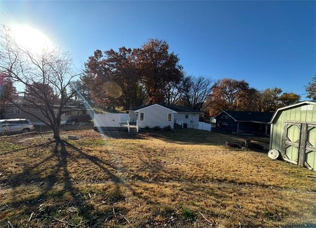 3615 Doniphan Avenue, St Joseph, MO 64507