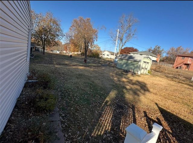 3615 Doniphan Avenue, St Joseph, MO 64507