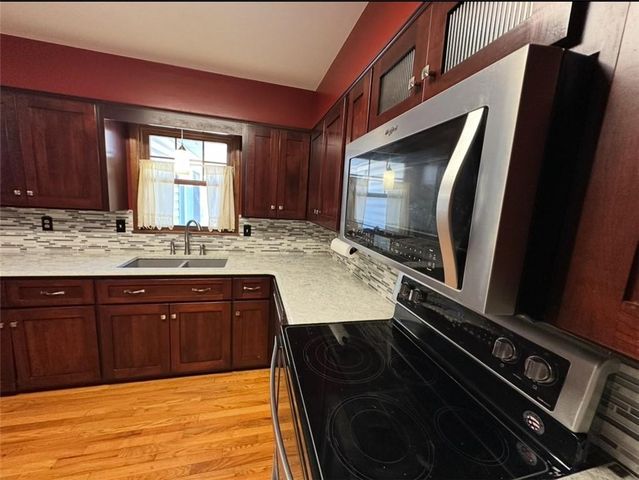 3615 Doniphan Avenue, St Joseph, MO 64507