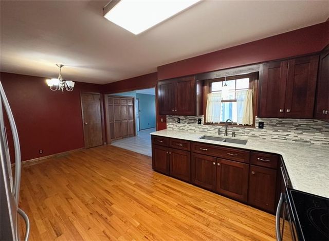 3615 Doniphan Avenue, St Joseph, MO 64507