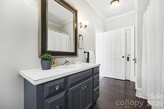 503 E Broad Street, Statesville, NC 28677