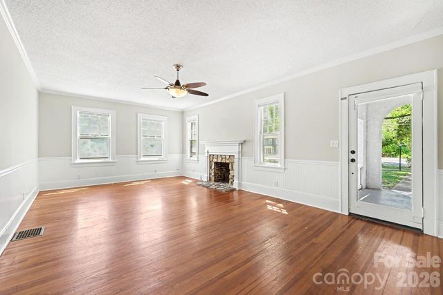 503 E Broad Street, Statesville, NC 28677