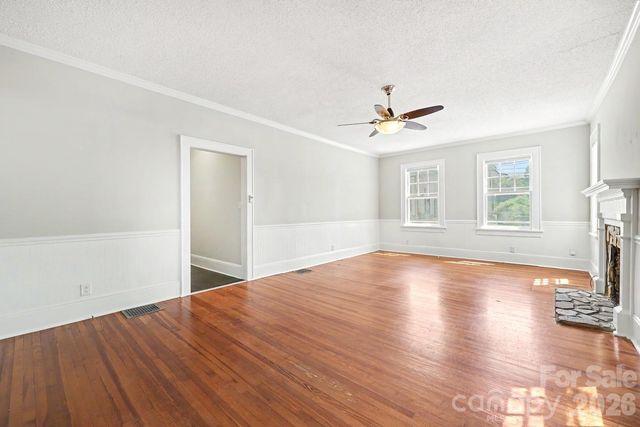 503 E Broad Street, Statesville, NC 28677