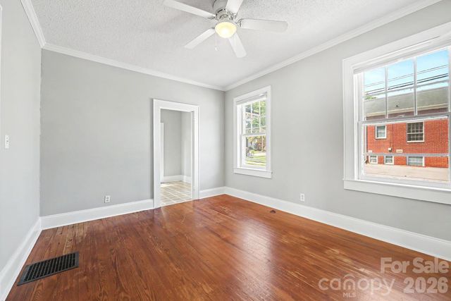 503 E Broad Street, Statesville, NC 28677