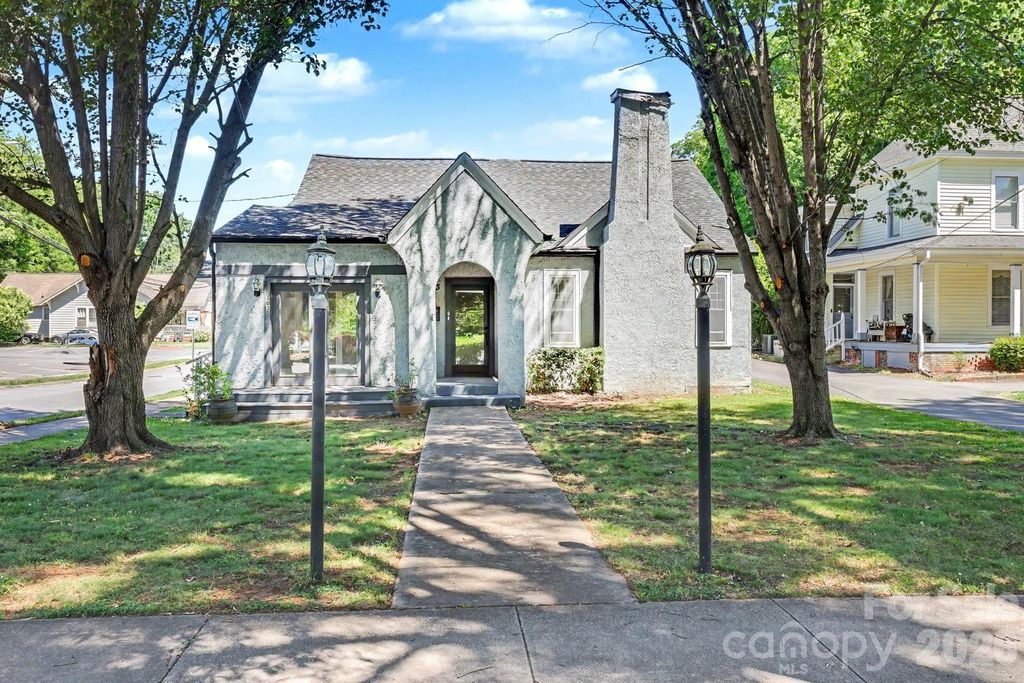 503 E Broad Street, Statesville, NC 28677