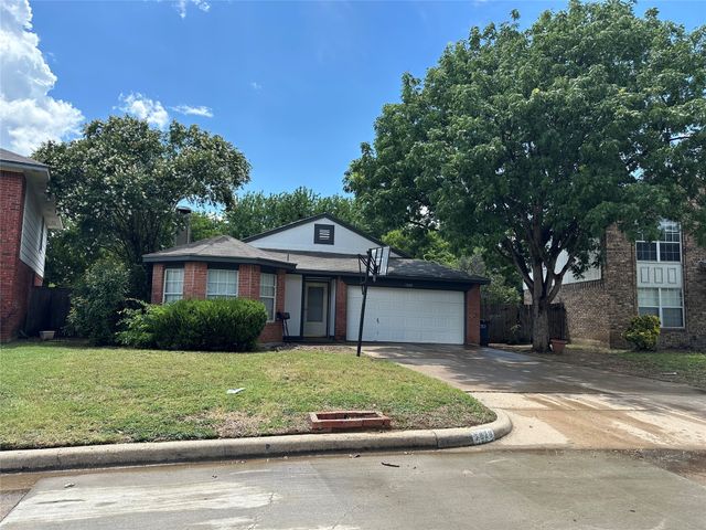 7629 Misty Ridge Drive N, Fort Worth, TX 76137