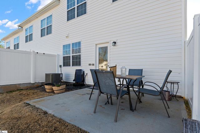 6 Loebner Lane, Simpsonville, SC 29680