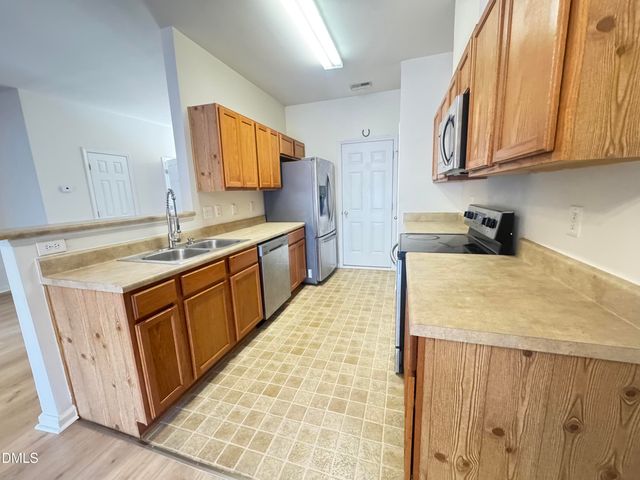 608 Carlton Commons Lane, Cary, NC 27519