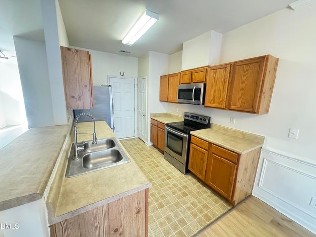 608 Carlton Commons Lane, Cary, NC 27519