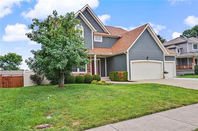 8438 Timber Ridge Street, De Soto, KS 66018