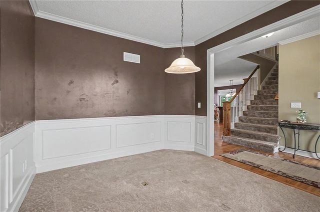 8438 Timber Ridge Street, De Soto, KS 66018