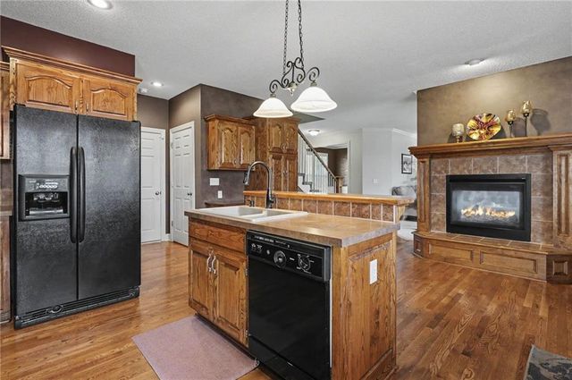 8438 Timber Ridge Street, De Soto, KS 66018