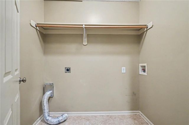 8438 Timber Ridge Street, De Soto, KS 66018