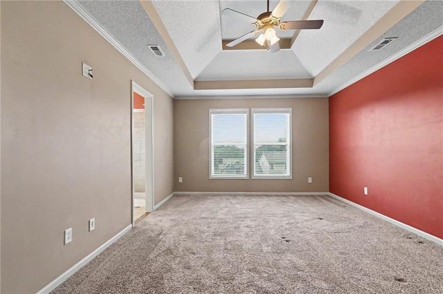 8438 Timber Ridge Street, De Soto, KS 66018