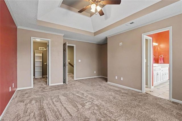 8438 Timber Ridge Street, De Soto, KS 66018