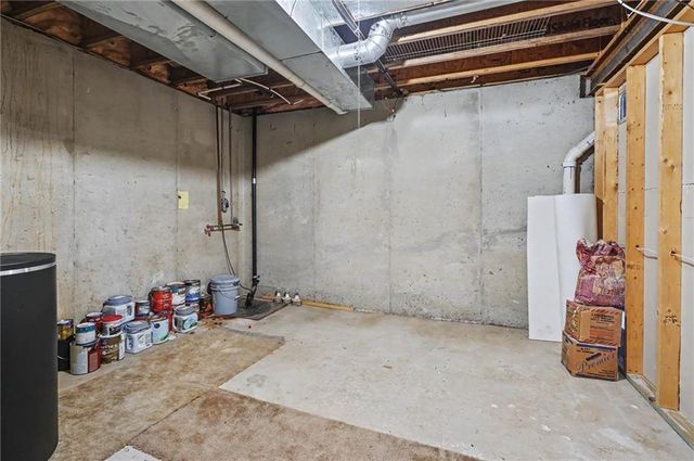 8438 Timber Ridge Street, De Soto, KS 66018