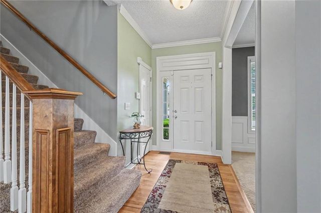 8438 Timber Ridge Street, De Soto, KS 66018