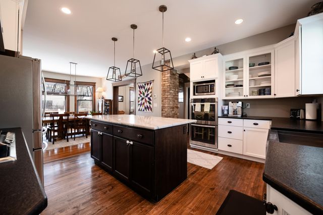 865 St Clair Avenue, Saint Paul, MN 55105