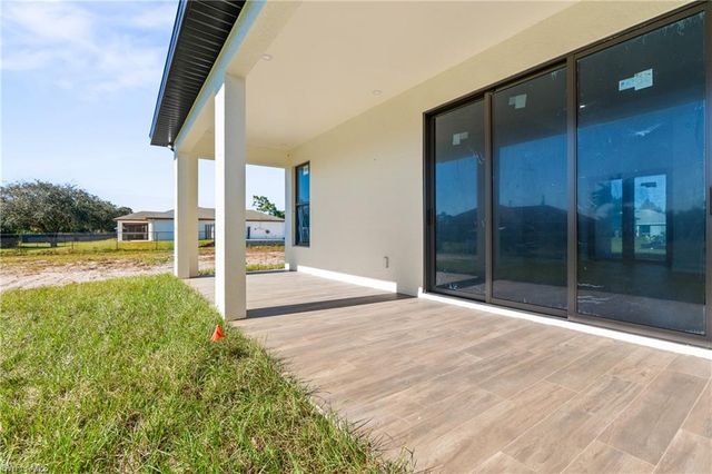 2803 44th ST SW, Lehigh Acres, FL 33976