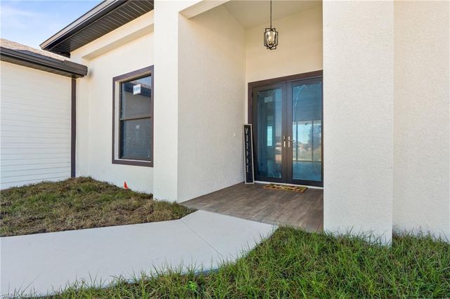 2803 44th ST SW, Lehigh Acres, FL 33976