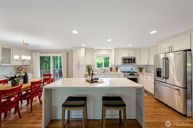 3401 79th Avenue SE, Mercer Island, WA 98040