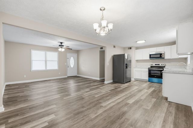 902 Forest Loop Rd., Conway, SC 29527