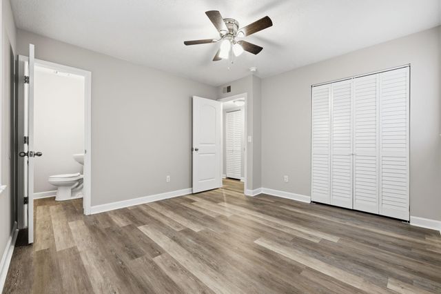 902 Forest Loop Rd., Conway, SC 29527