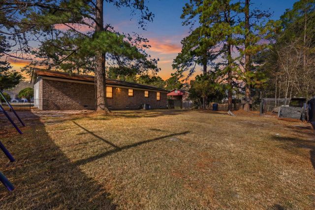 902 Forest Loop Rd., Conway, SC 29527