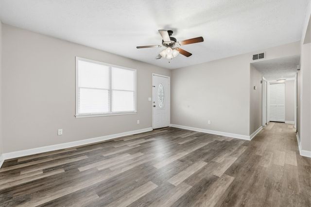 902 Forest Loop Rd., Conway, SC 29527