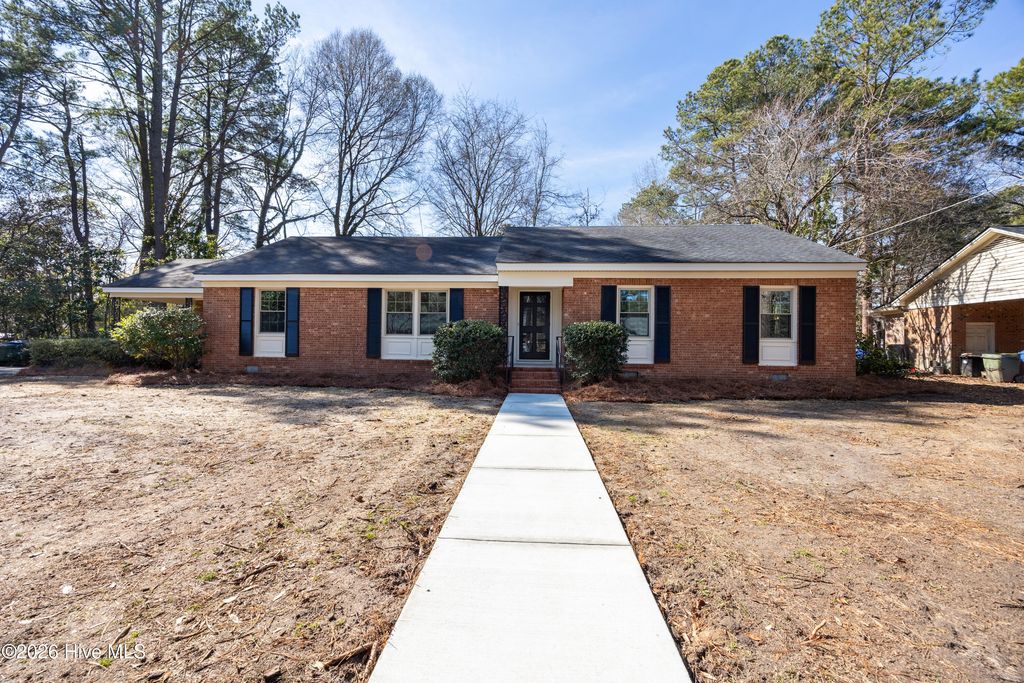 2103 Somerset Drive N, Wilson, NC 27893