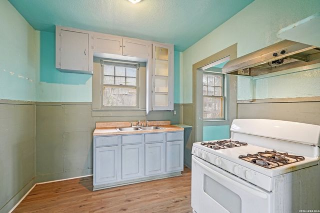 2918 W Martin, San Antonio, TX 78207