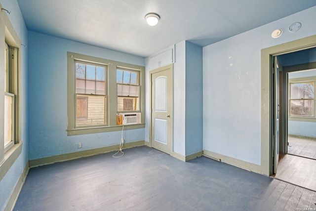 2918 W Martin, San Antonio, TX 78207