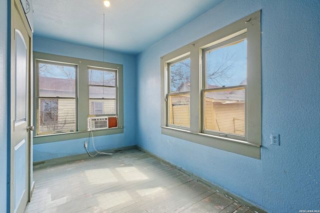 2918 W Martin, San Antonio, TX 78207