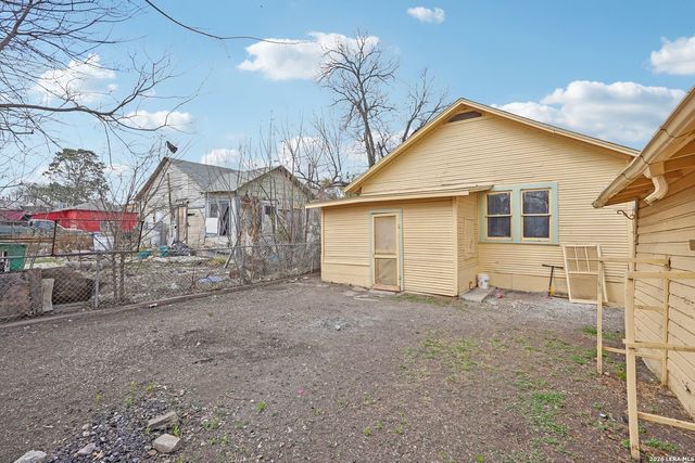 2918 W Martin, San Antonio, TX 78207