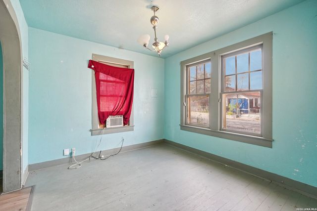 2918 W Martin, San Antonio, TX 78207