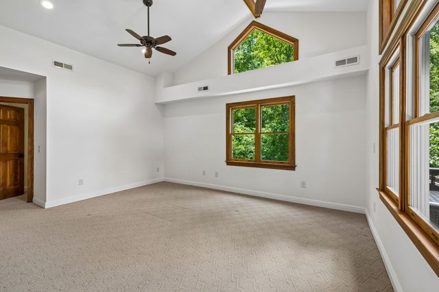 1012 S Wrights Ct, Gallatin, TN 37066