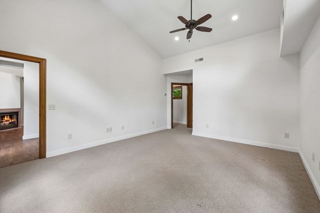 1012 S Wrights Ct, Gallatin, TN 37066
