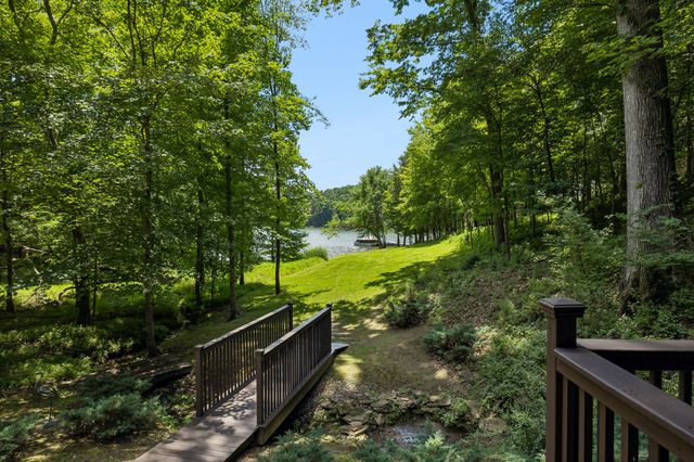 1012 S Wrights Ct, Gallatin, TN 37066