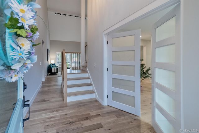 32 Pro Court, Hurley, NY 12443