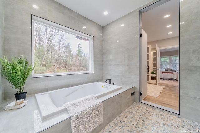 32 Pro Court, Hurley, NY 12443