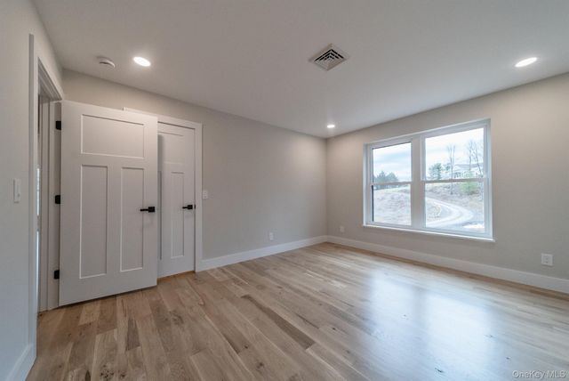 32 Pro Court, Hurley, NY 12443