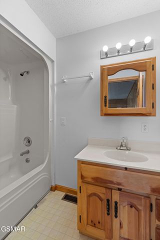 815 Video Way, Newport, TN 37821