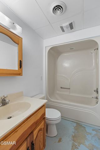 815 Video Way, Newport, TN 37821