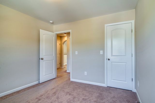 158 Oasis Dr, La Vergne, TN 37086