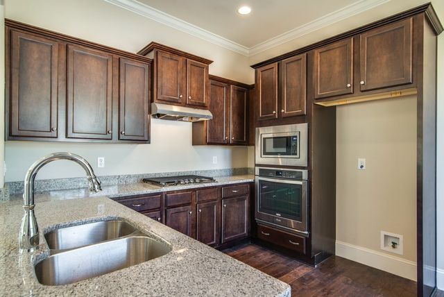 158 Oasis Dr, La Vergne, TN 37086