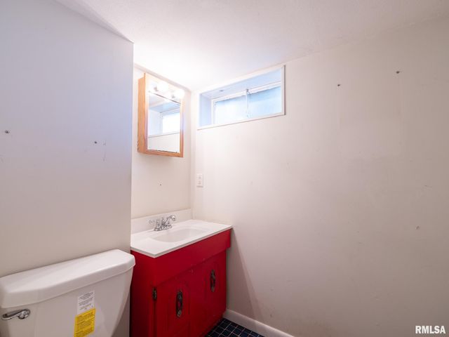 1410 N CAPITOL Street, Pekin, IL 61554