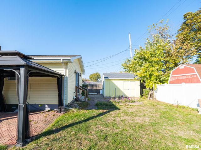 1410 N CAPITOL Street, Pekin, IL 61554