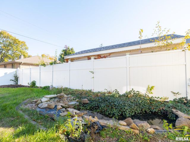 1410 N CAPITOL Street, Pekin, IL 61554